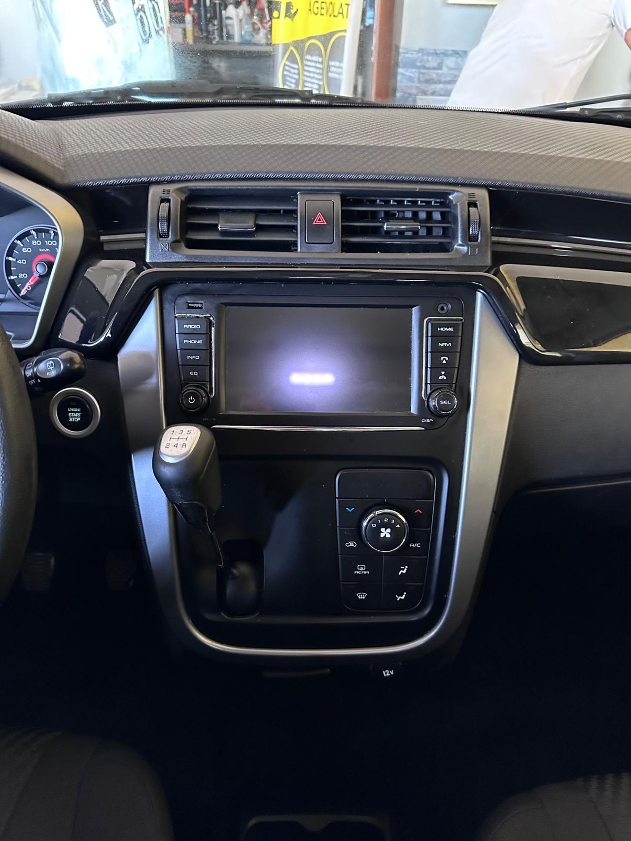 Mahindra KUV100 1.2 VVT K8