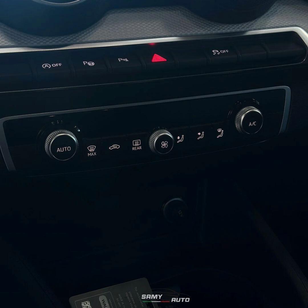 Audi Q2 30 TDI Identity Black