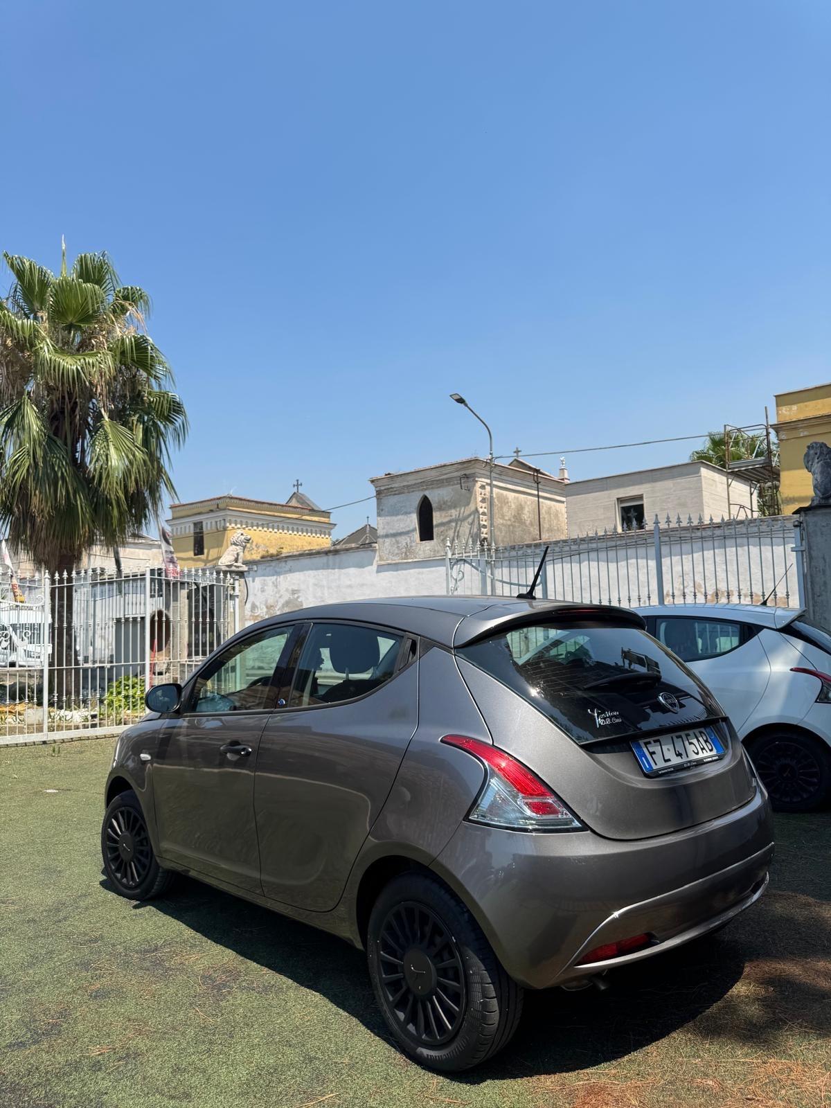 Lancia Ypsilon 1.2 69 CV 5 porte S&S Elefantino Blu