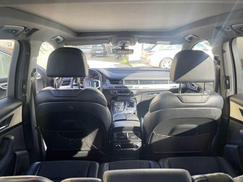 Audi Q7 3.0 TDI quattro tiptronic S- LINE
