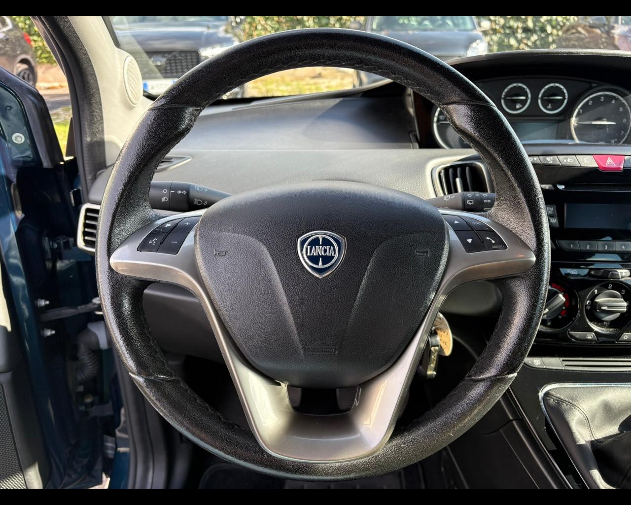 LANCIA Ypsilon 3ª serie - Ypsilon 1.2 69 CV 5 porte 30th Anniversary