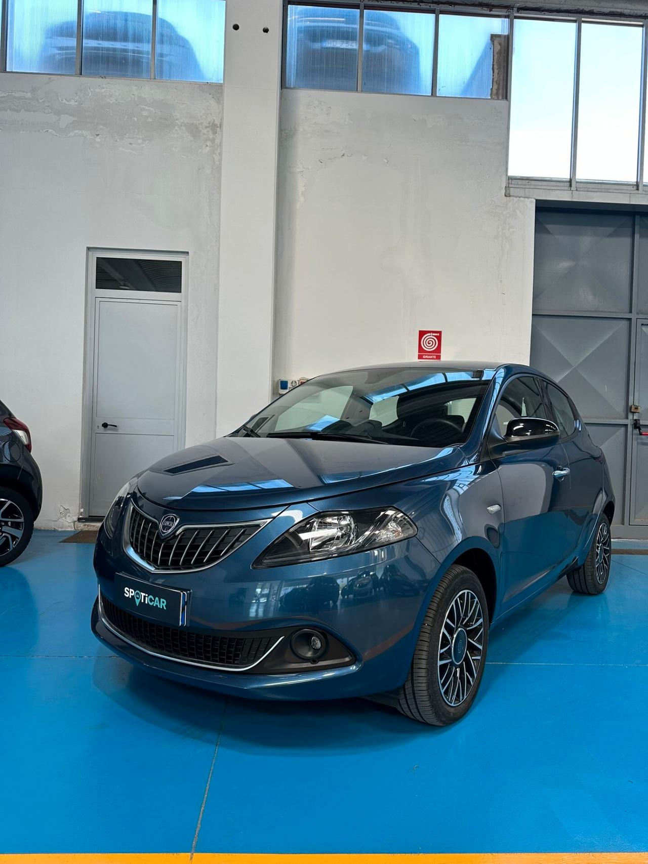 Lancia Ypsilon 1.0 FireFly 5 porte S&S Hybrid Platino