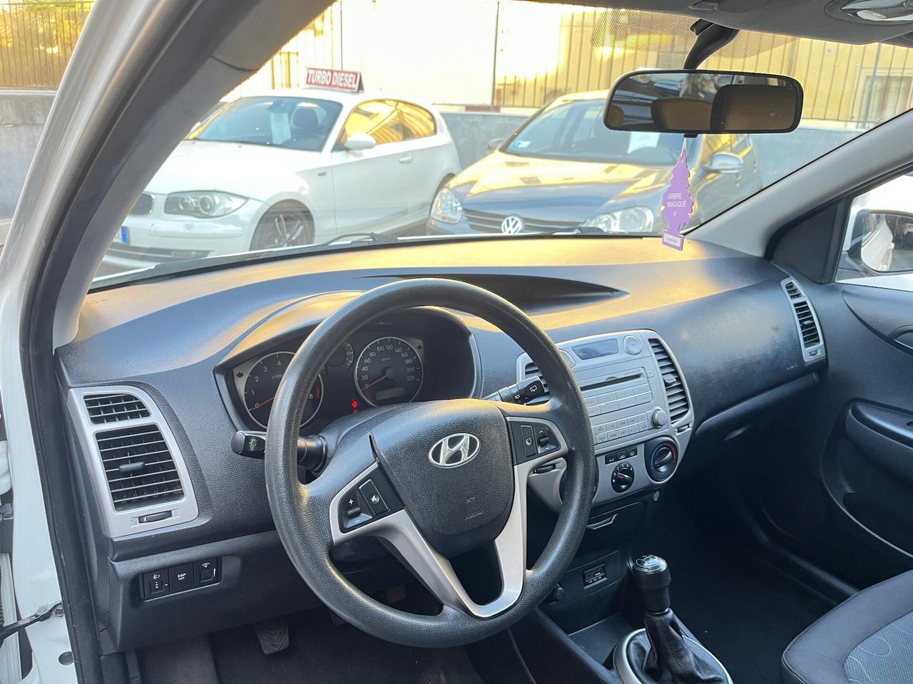 HYUNDAI I20 - 1.2 BENZINA - 5 PORTE - ANCHE PER NEOPATENTATI - 2010