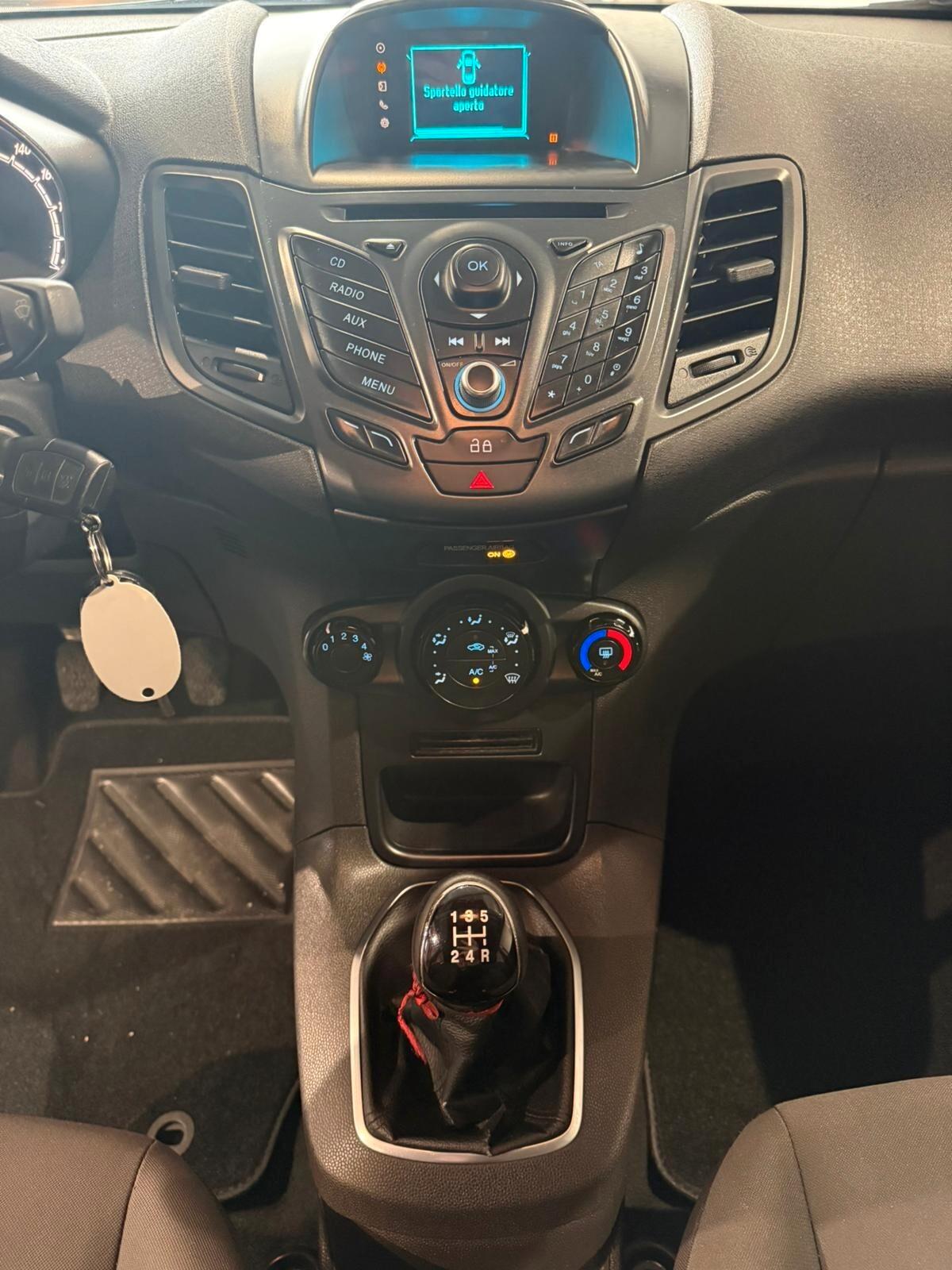 Ford Fiesta 1.5 TDCi 75CV - GARANZIA - NEOPATENTATI