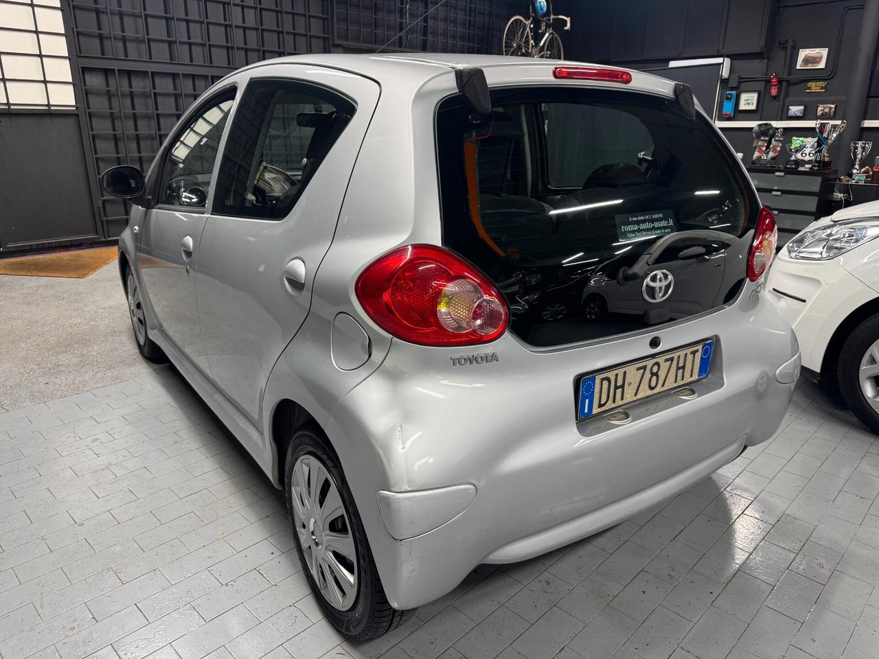 Toyota Aygo 1.0 12V VVT-i 5 porte Sol Neopatentati