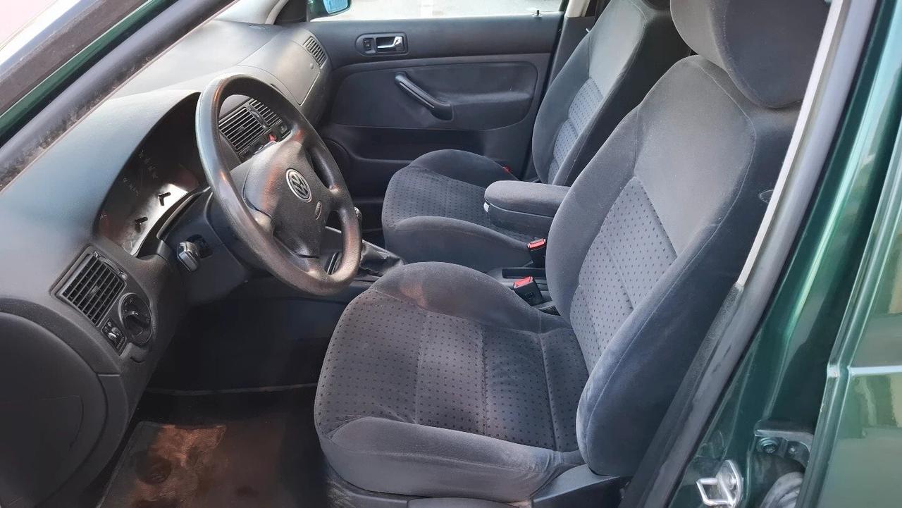 Volkswagen Golf 1.6 cat 5 porte Comfortline