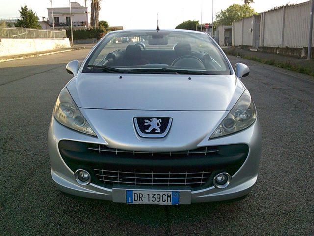 PEUGEOT 207 1.6 HDi 110CV CC Féline