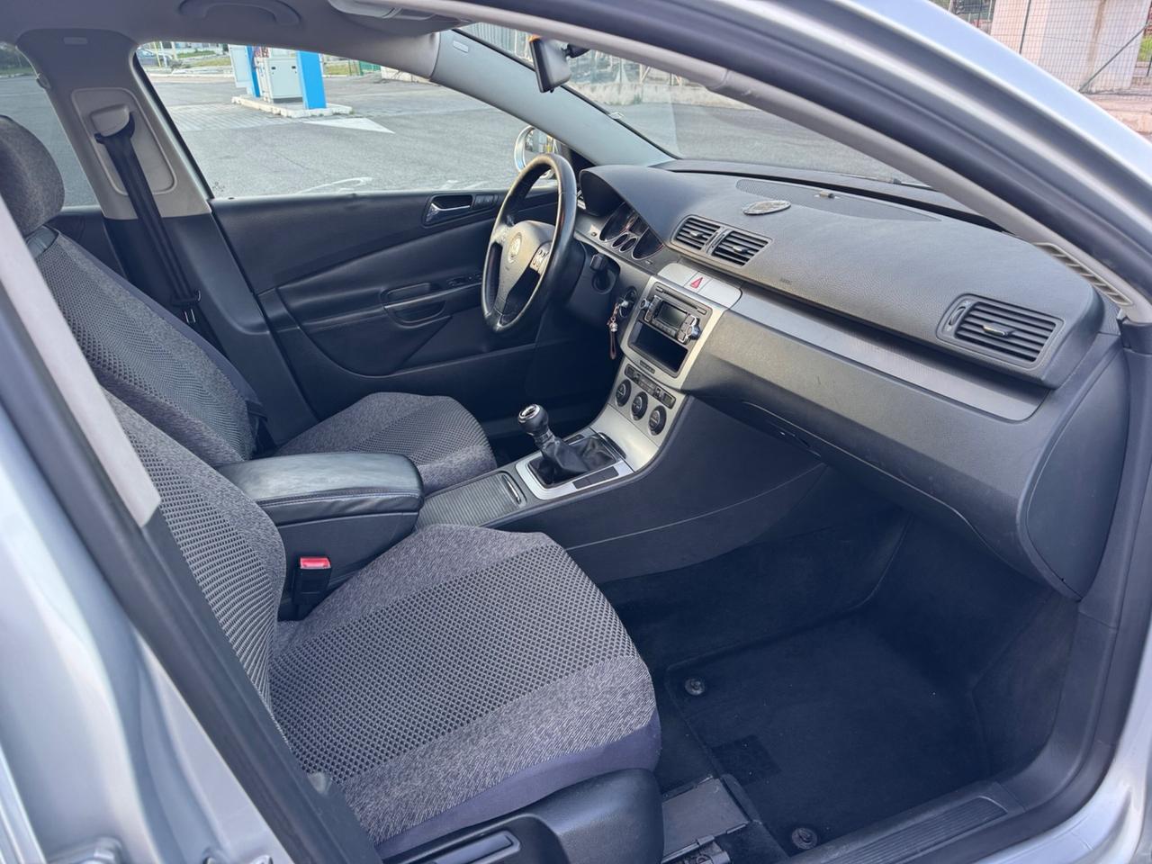 Volkswagen Passat 2.0 16V FSI Var. Comfortline