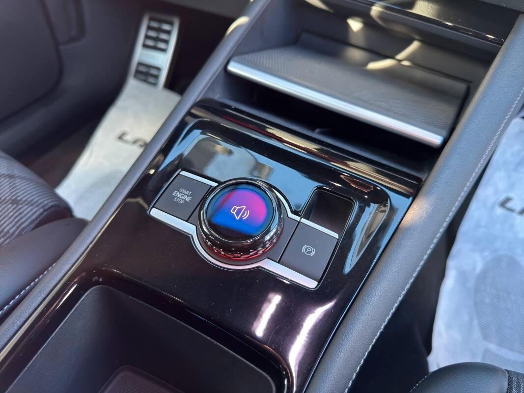 Volkswagen Tiguan 2.0 tdi R-Line 150cv dsg Con NAVIGATORE