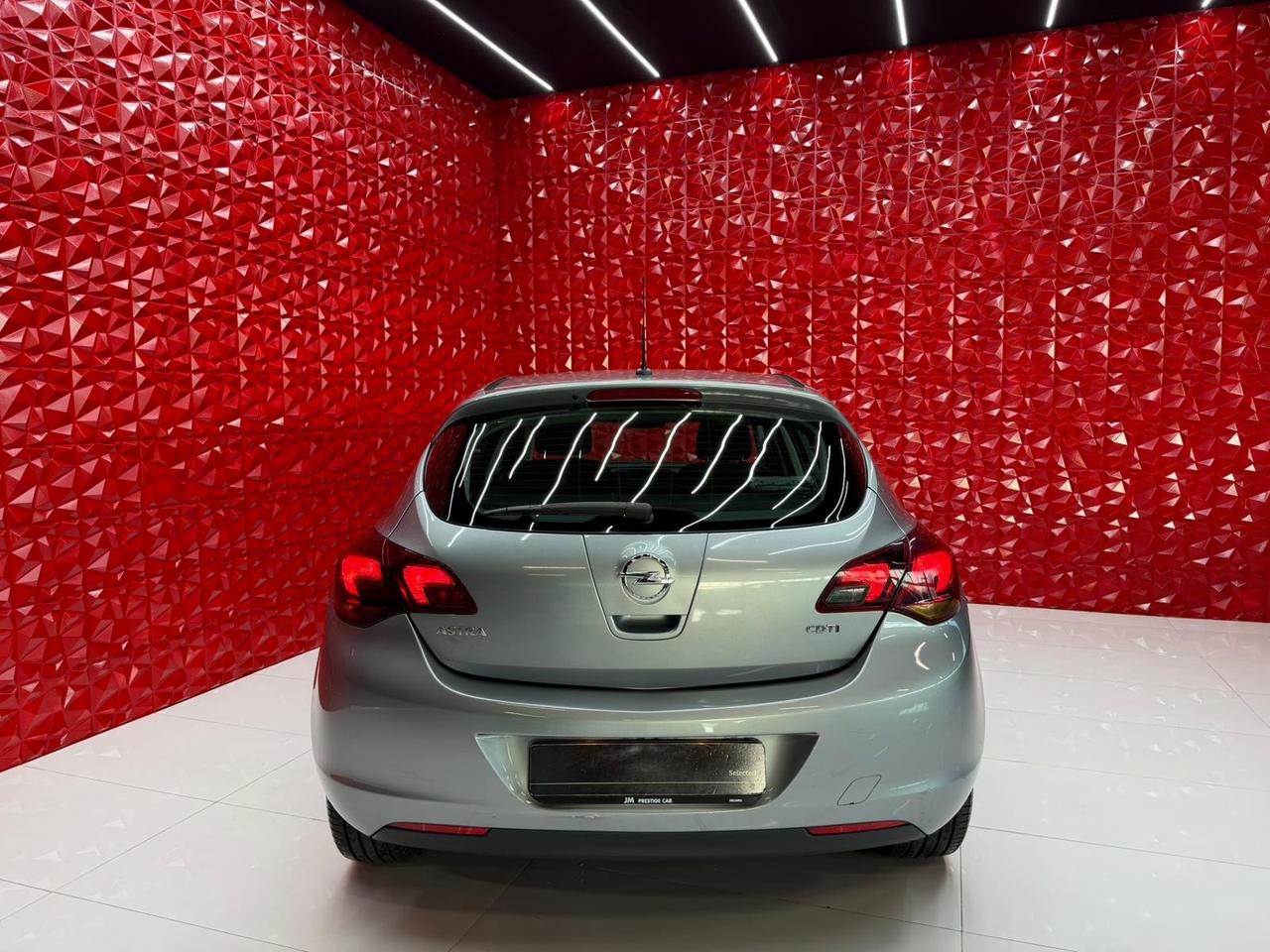 Opel Astra 1.7 CDTI 110CV 5 porte Cosmo OK NEOPATENTATI