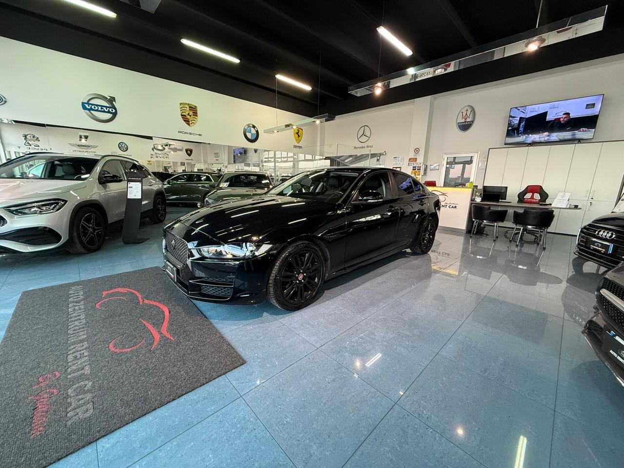 Jaguar XE 2.0 D 180 CV Prestige
