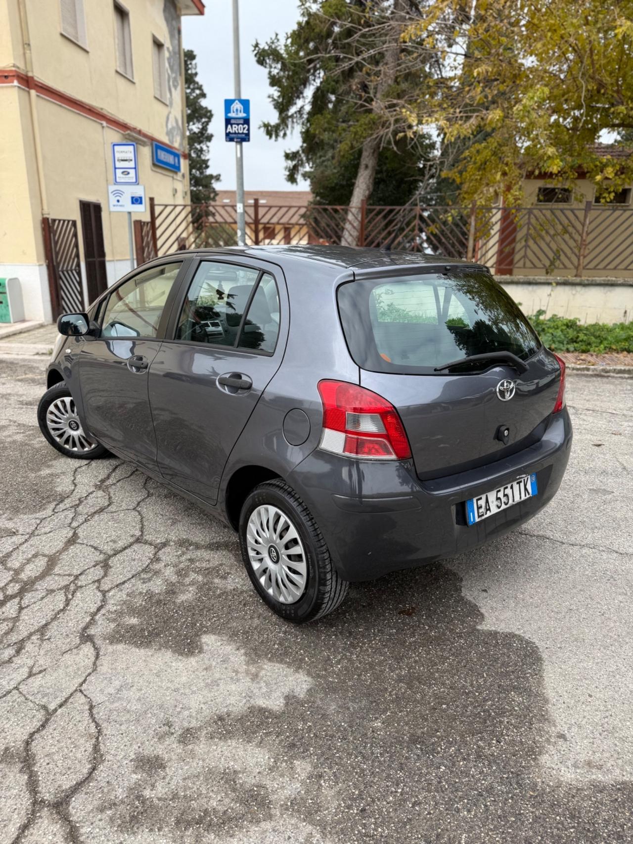 Toyota Yaris 1.0 5 porte Now