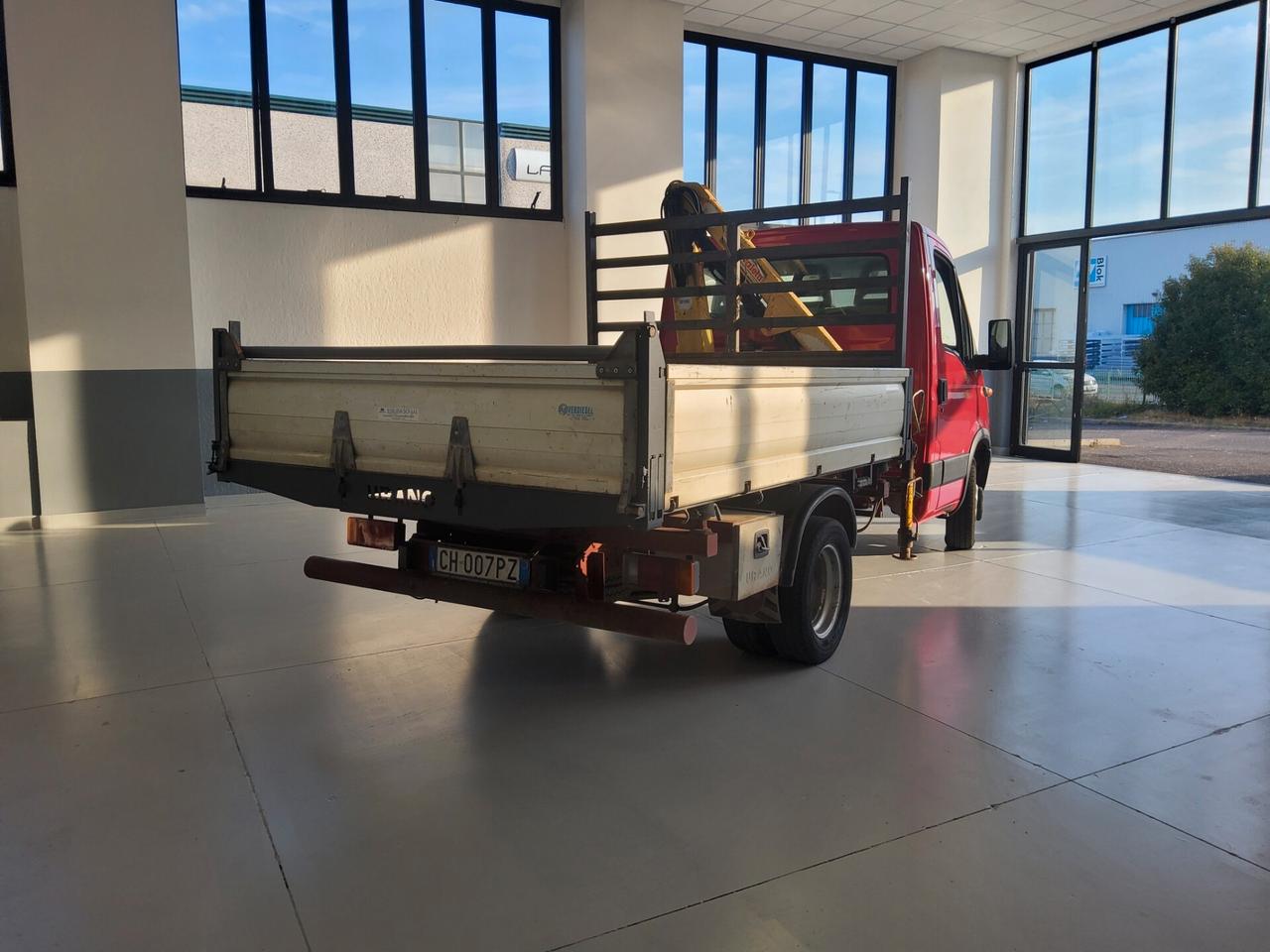 Iveco Daily 35S13 2.8 TDI PC Cabinato