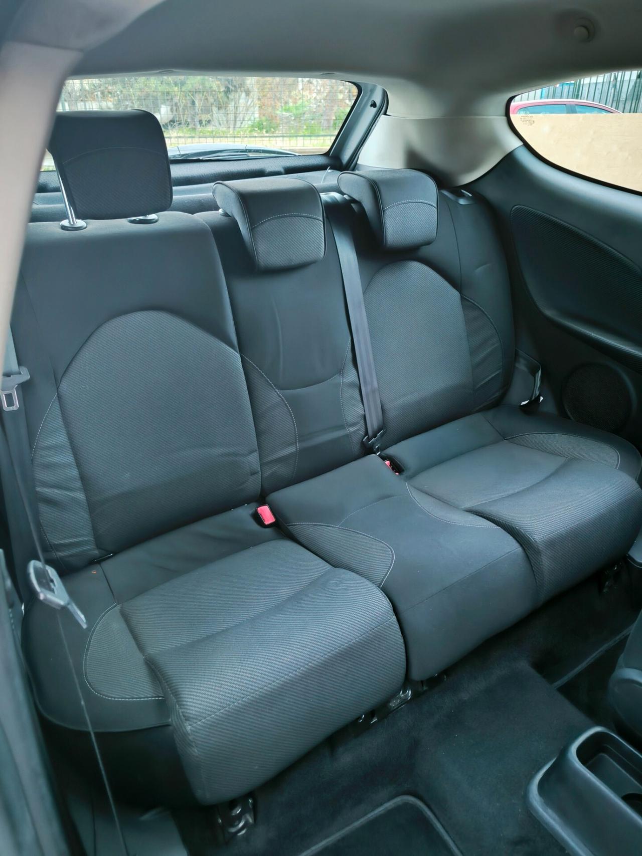 Alfa Romeo MiTo 1.6 JTDm 16V Distinctive Sport Pack