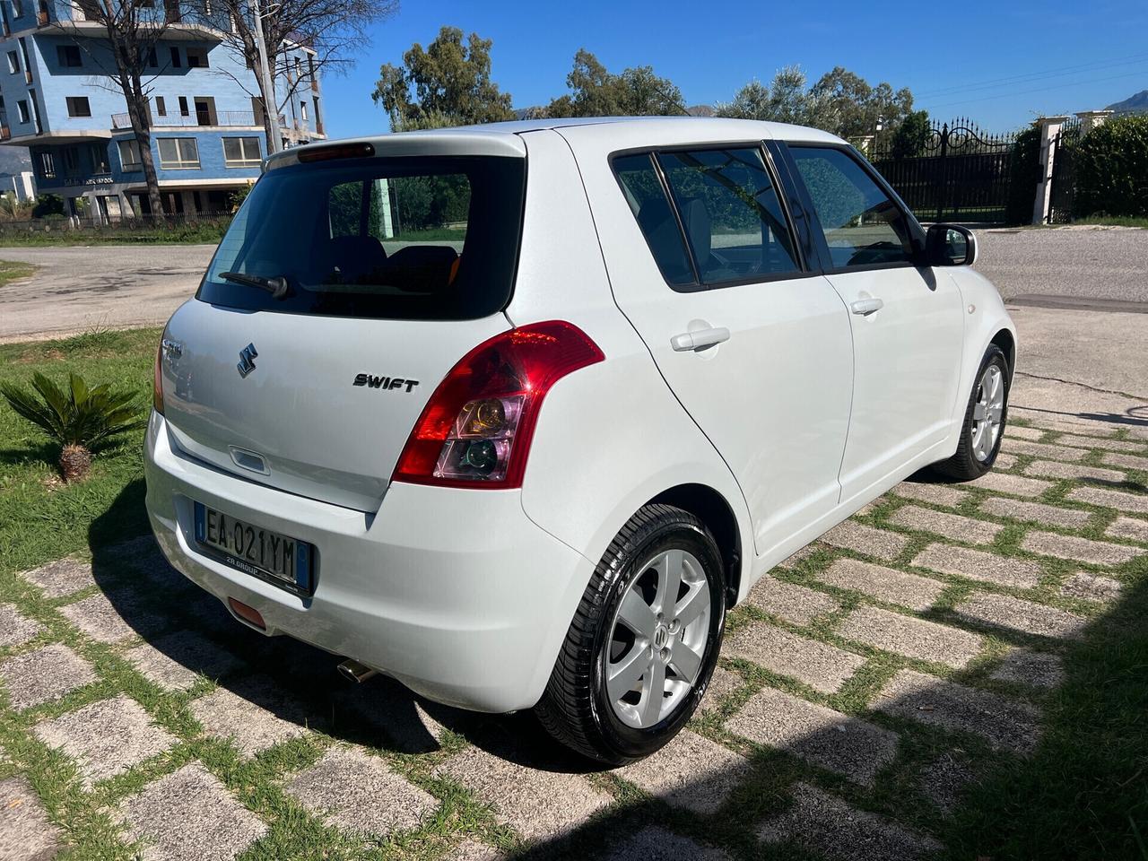 Suzuki Swift 1.3GPL 5p.-2010"UNIPRO PERFETTA"