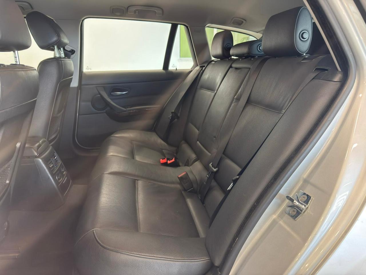 BMW 330ix 272cv Futura Touring 3.0 benzina