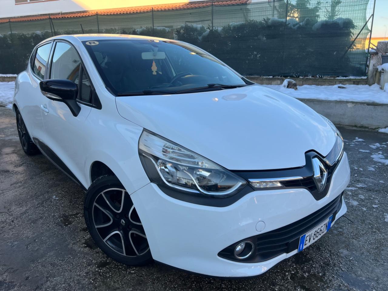 RENAULT CLIO 1.5 DIESEL EURO 5B OTTIMA NEOPATENTATI