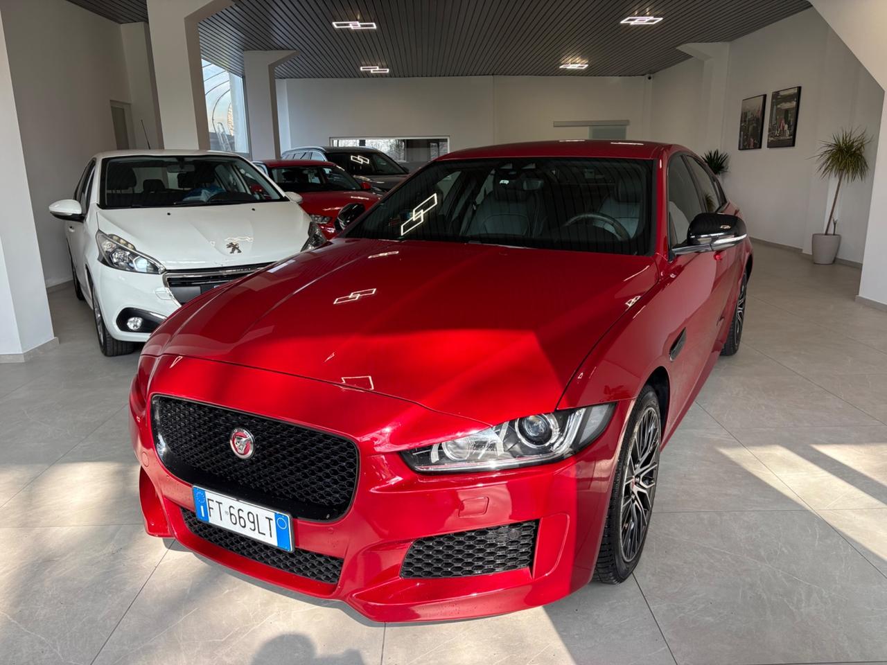 Jaguar XE 2.0 D 180 CV AWD aut. Landmark Edition