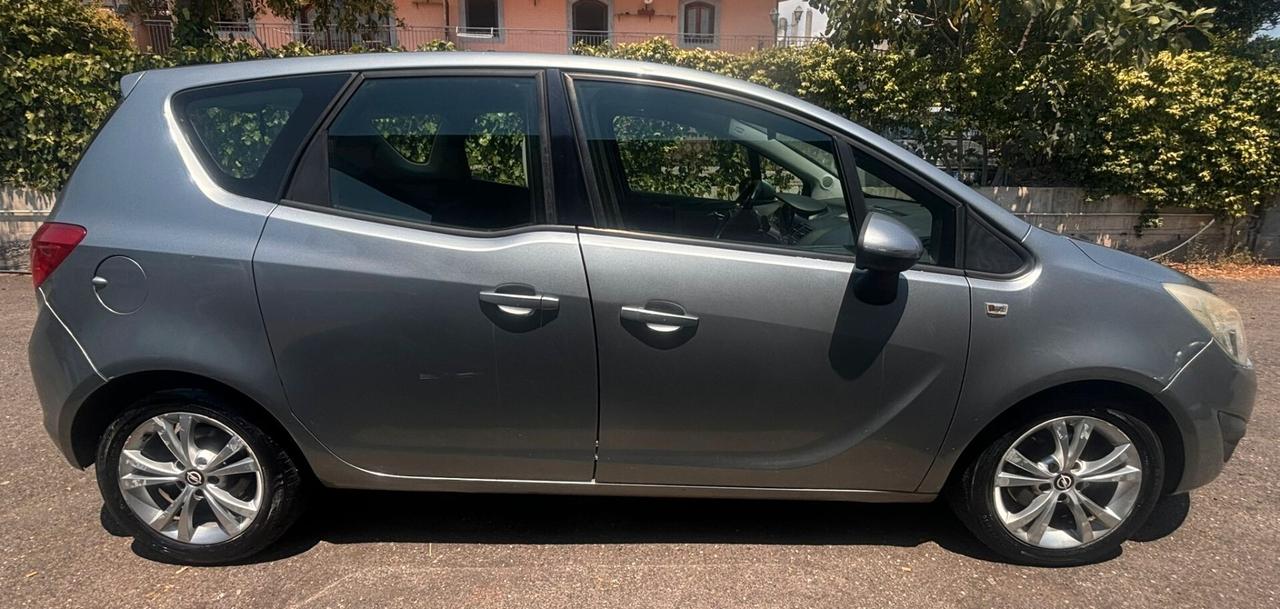 Opel Meriva 1.3 CDTI 95CV ecoFLEX Cosmo