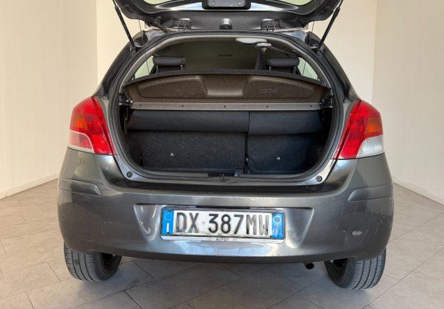 TOYOTA Yaris 1.0 5 porte Luxury pack