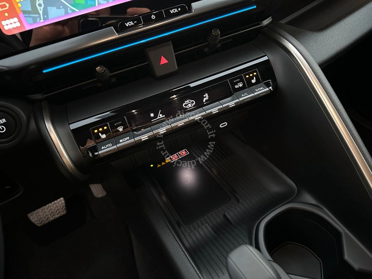 Toyota C-HR 1.8 Hybrid E-CVT Lounge PANORAMA 9000KM