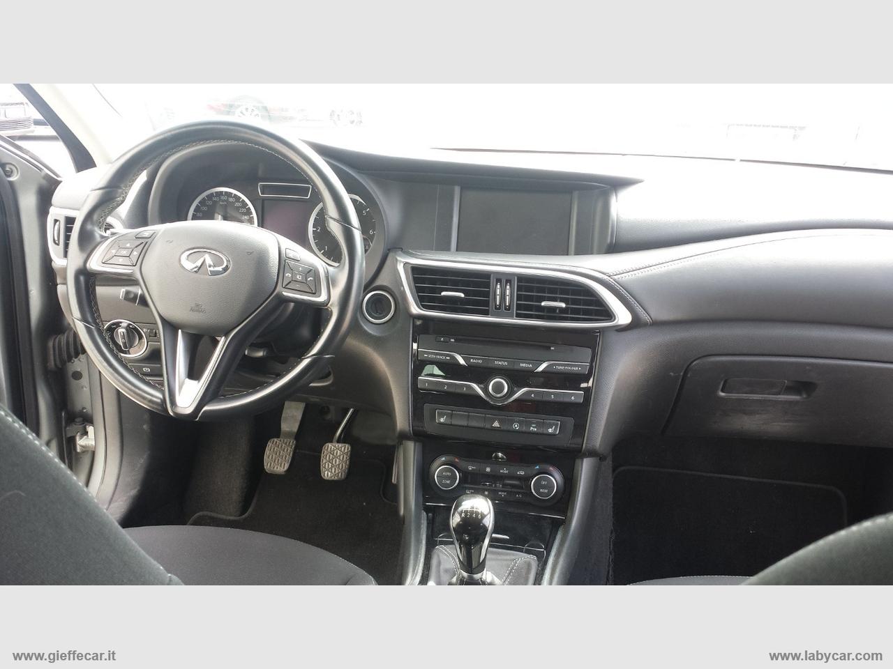 INFINITI Q30 1.5d Premium Tech