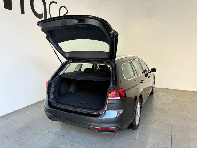 VOLKSWAGEN Passat Variant 2.0 TDI DSG ELEGANCE ---40000km