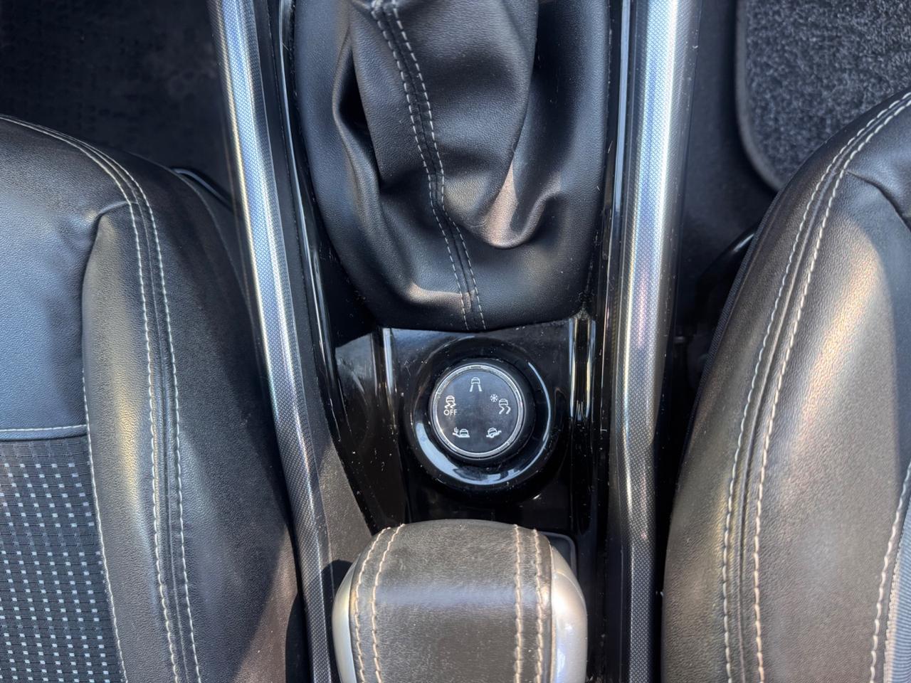 Peugeot 2008 1.6 e-HDi 115 CV neopaten garanzia 12 m