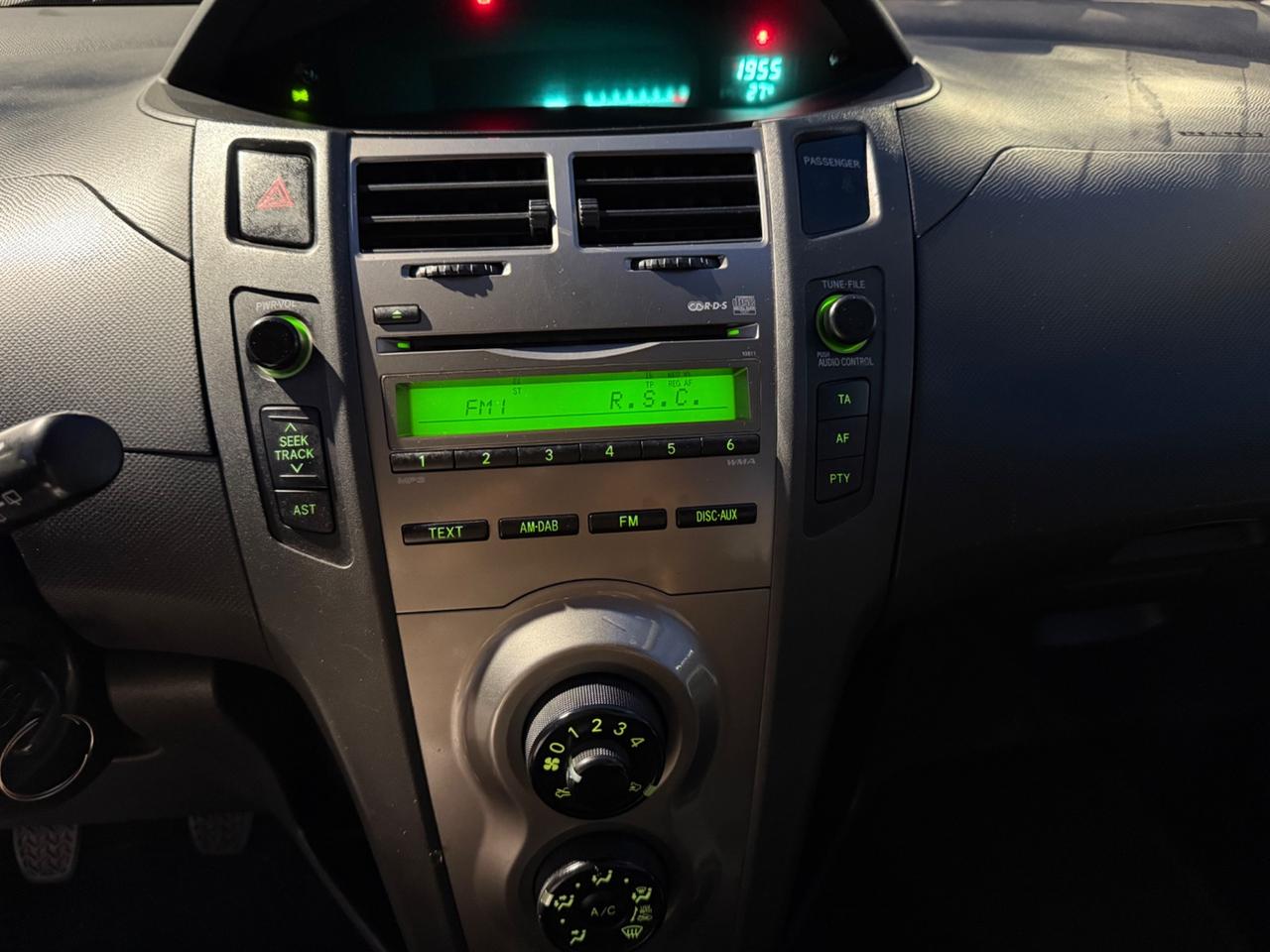 Toyota Yaris 1.0 5 Luxury Pack