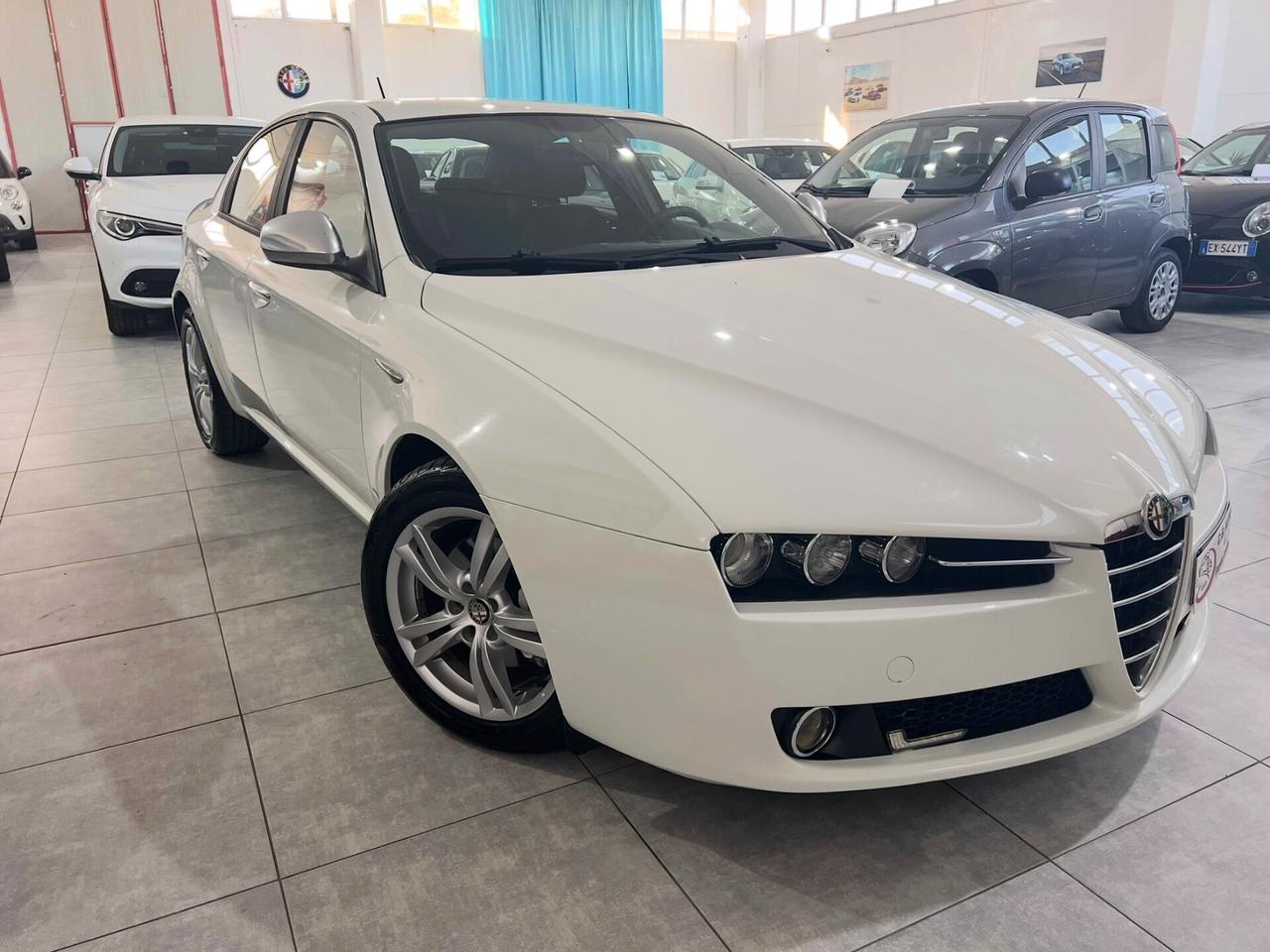 Alfa Romeo 159 2.0 136 CV - DISTINCTIVE - 2011