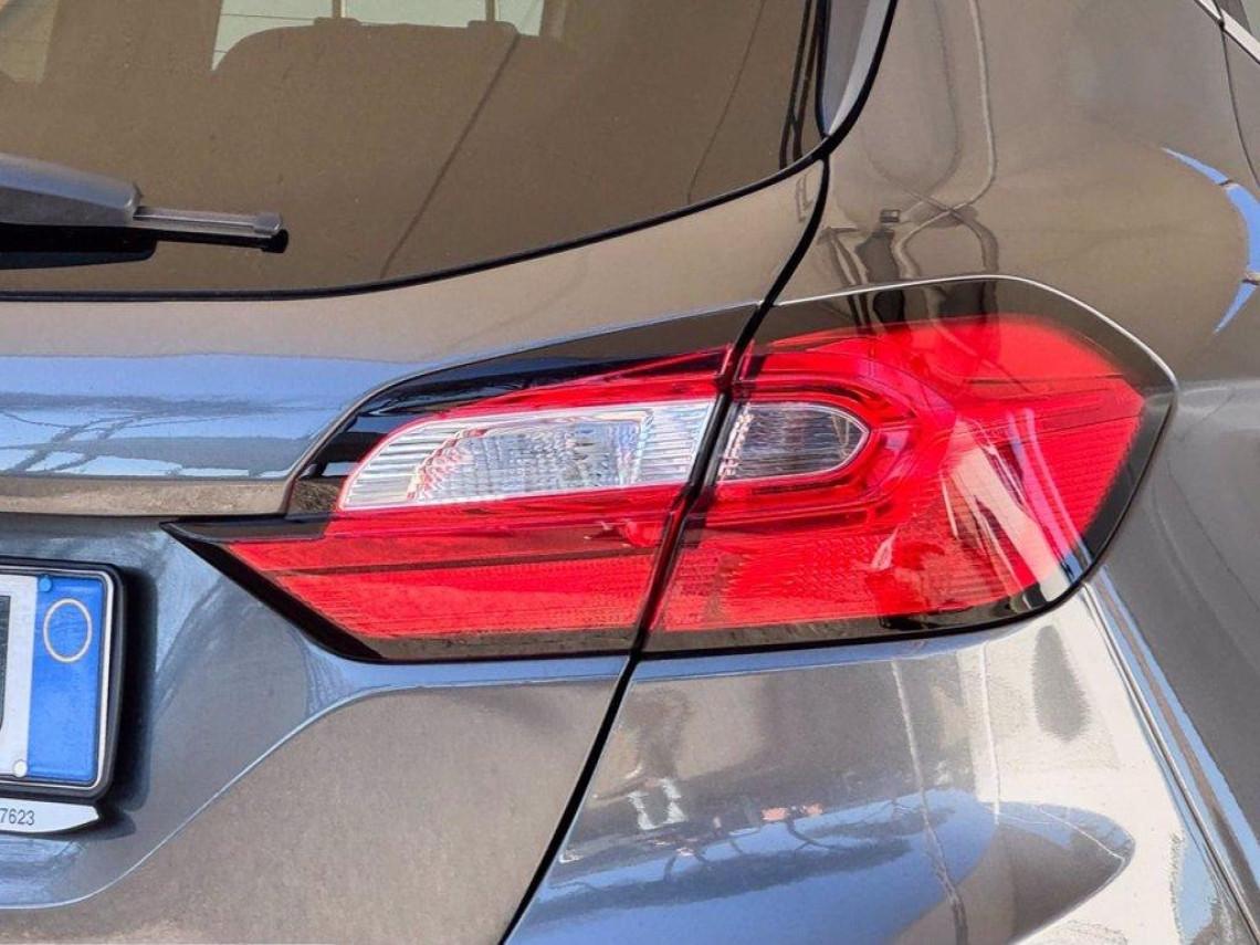 FORD Fiesta 5p 1 1 titanium 75cv