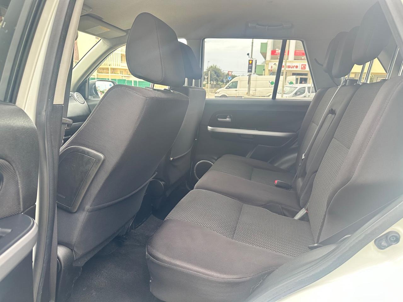 Suzuki Grand Vitara 1.9 DDiS 5 porte Executive 4x4 gancio