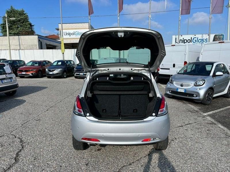 Lancia Ypsilon 1.2 69 CV 5 porte S&S Platinum