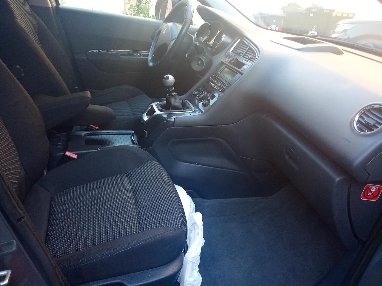 Peugeot 5008 2.0 HDi 163CV aut. Active