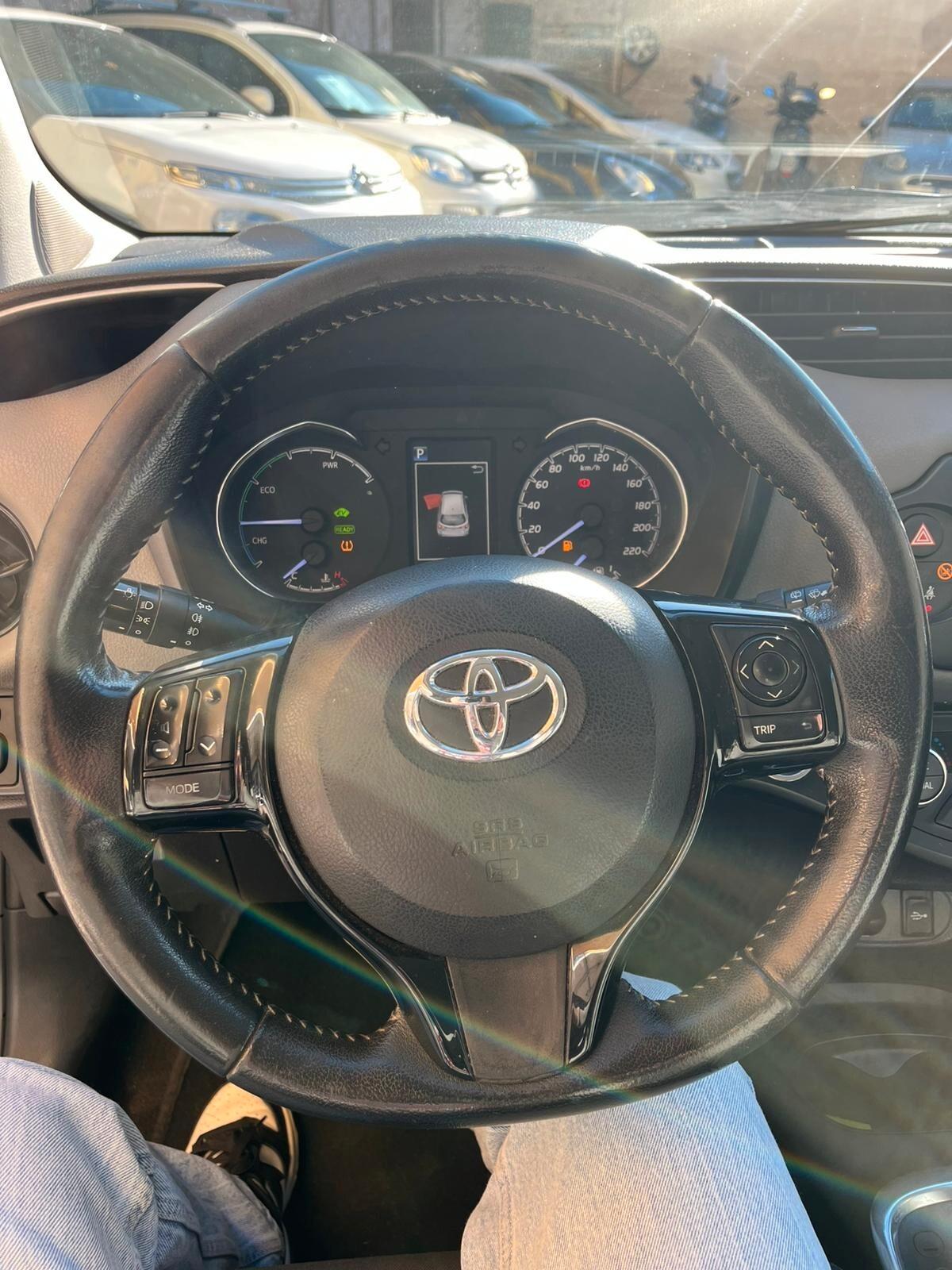 Toyota Yaris 1.5 Hybrid 5 porte Business