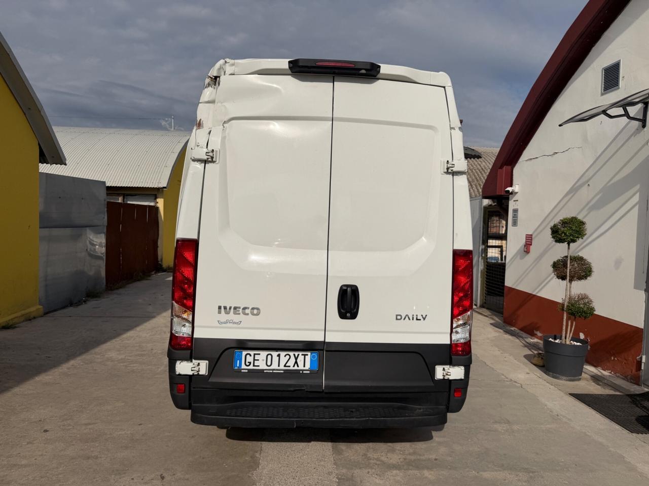 Iveco Daily 35-140 L2H2 Clima - 2022