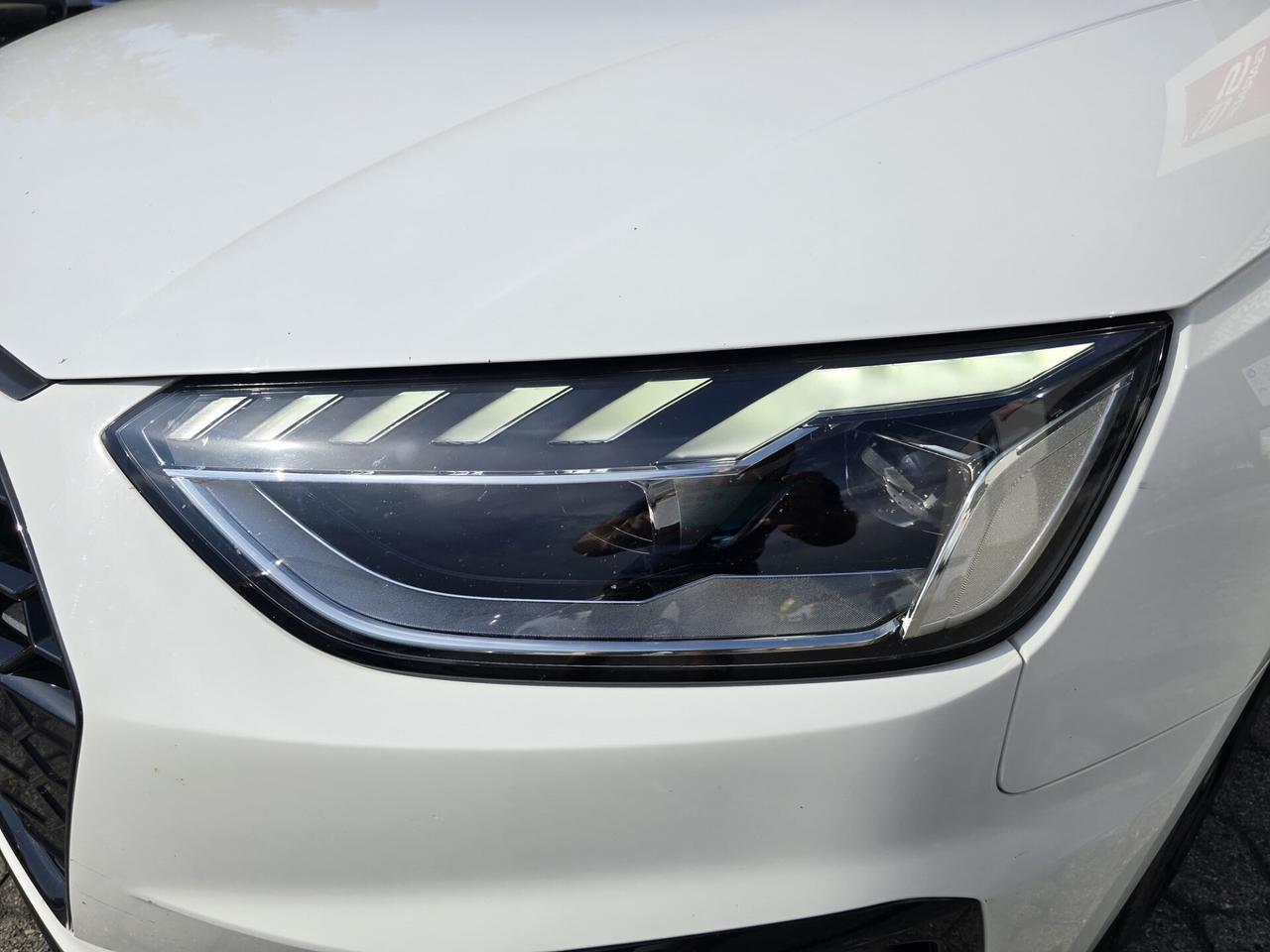Audi A4 Avant 40 TDI quattro S tronic S line|BLACK LINE