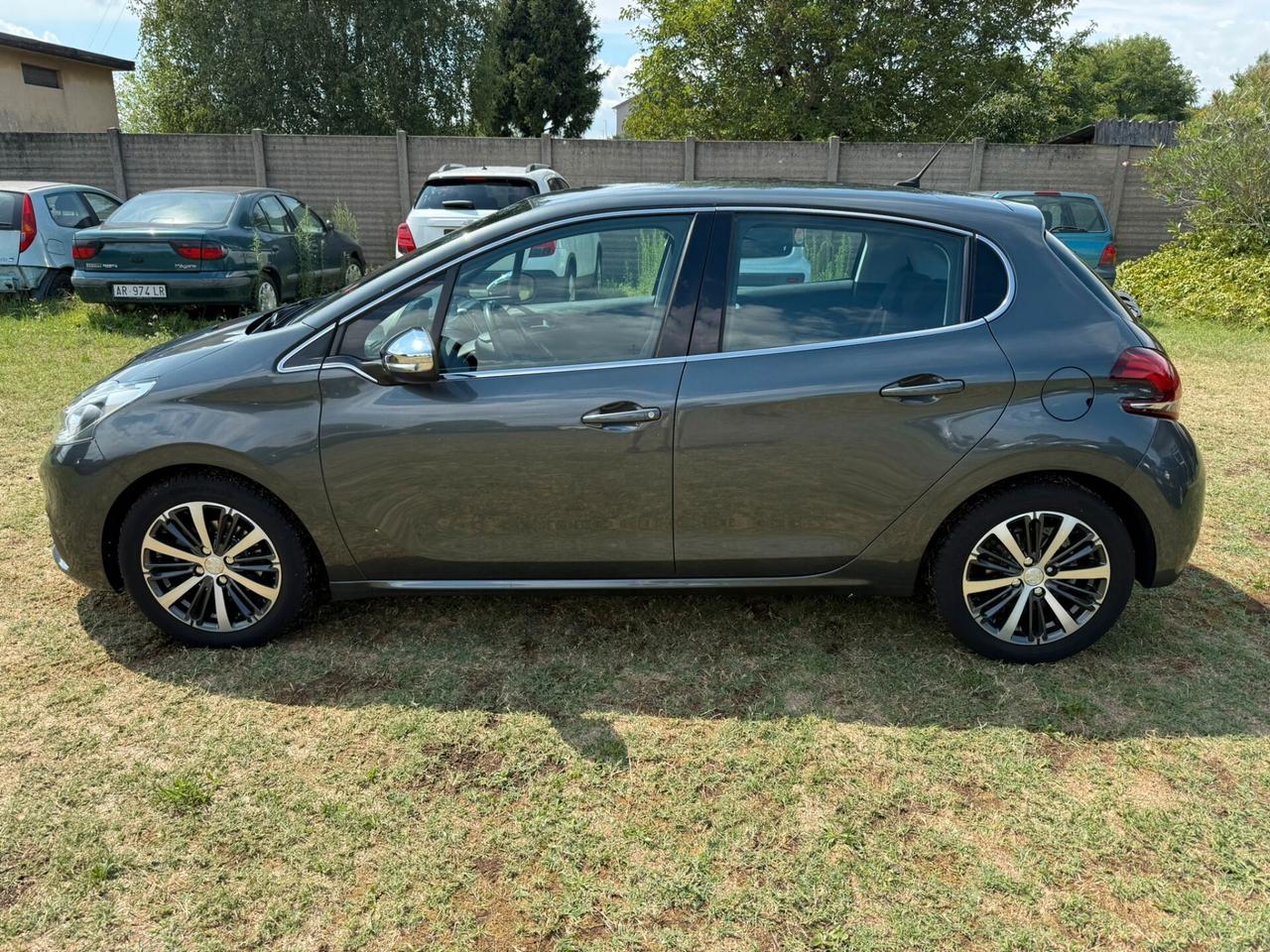 Peugeot 208 TAGLIANDI PEUGEOT NEOPATENTATI