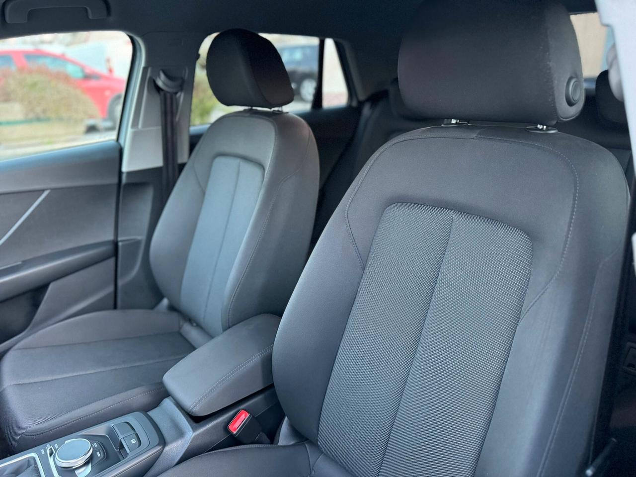 Audi Q2 30 TDI S tronic Identity Black