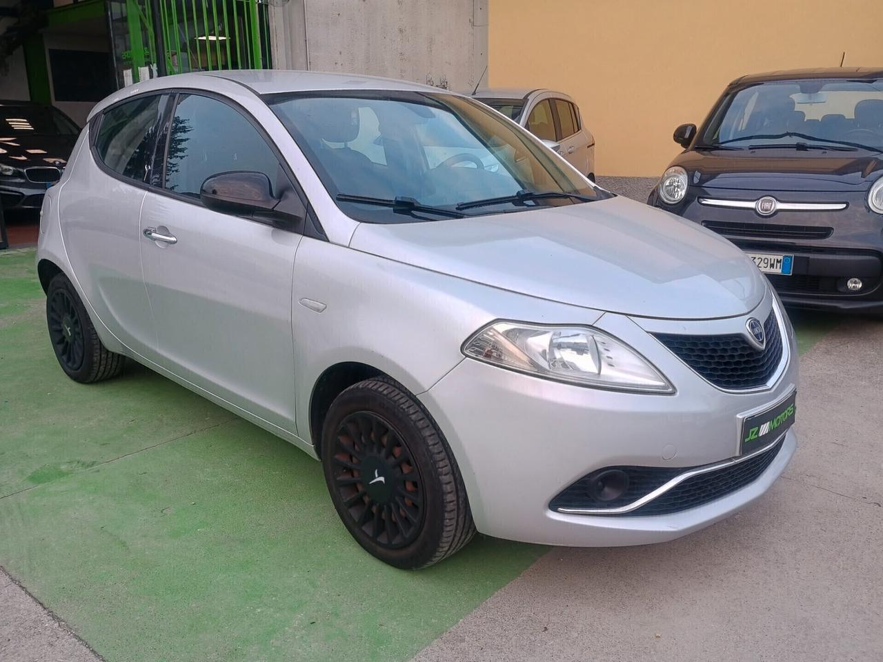 LANCIA YPSILON 1.2 NEOPATENTATI