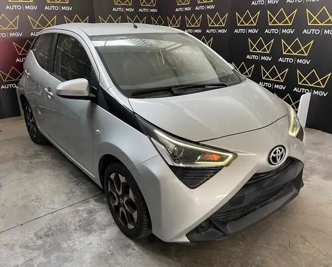 Toyota Aygo Connect 1.0 VVT-i 72 CV 5 porte x-fun