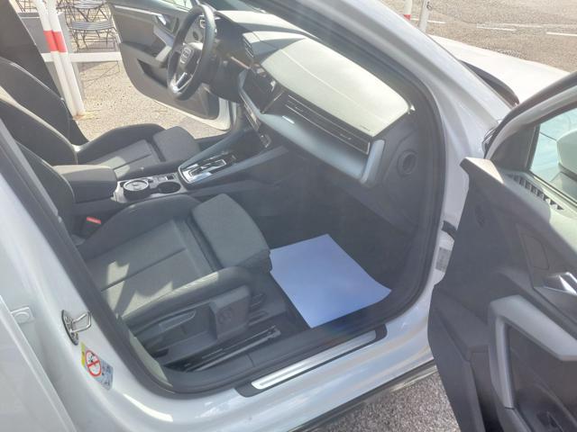 AUDI A3 allstreet TFSI 110 kW S tronic Identity Contrast