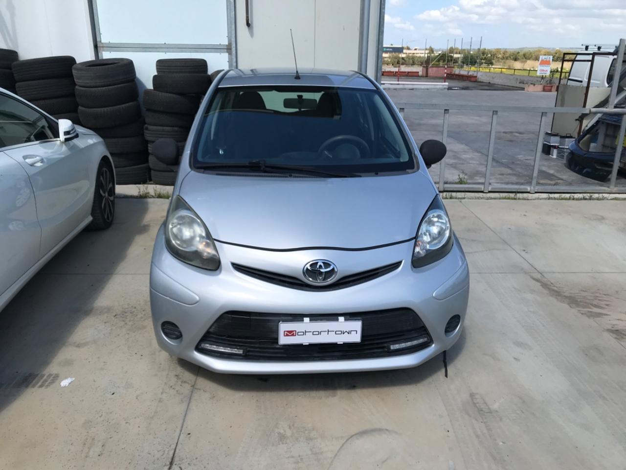 Toyota Aygo 1.0 12V VVT-i 5 porte Active Connect