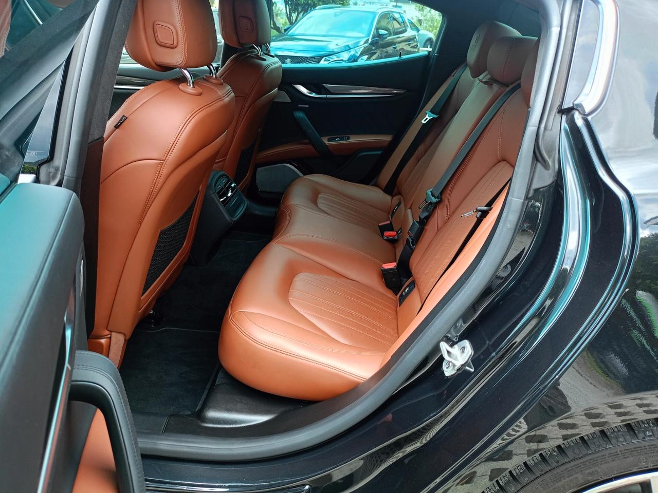 Maserati Ghibli 330 CV MHEV GT