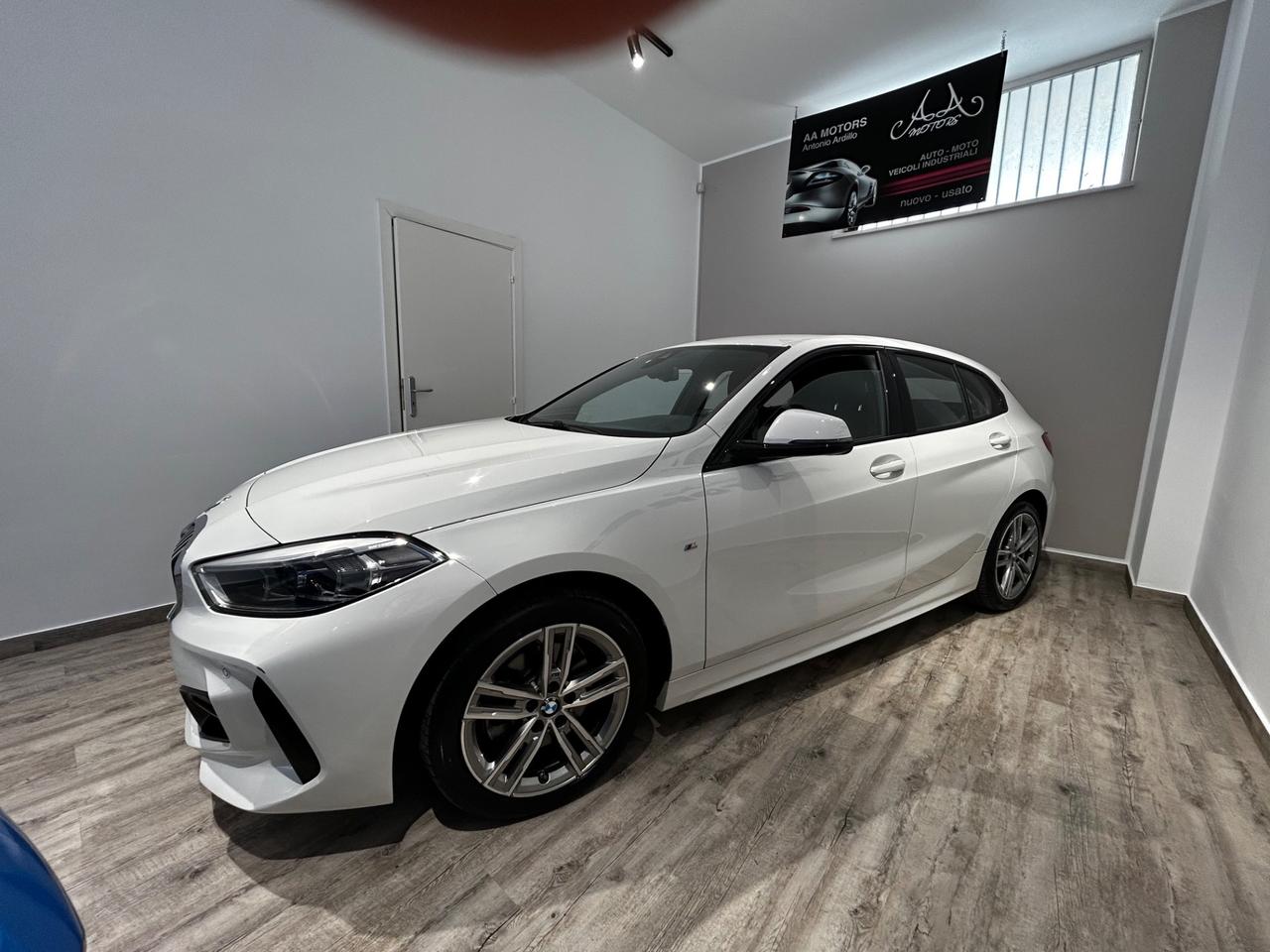 Bmw 118 118d 5p. Msport