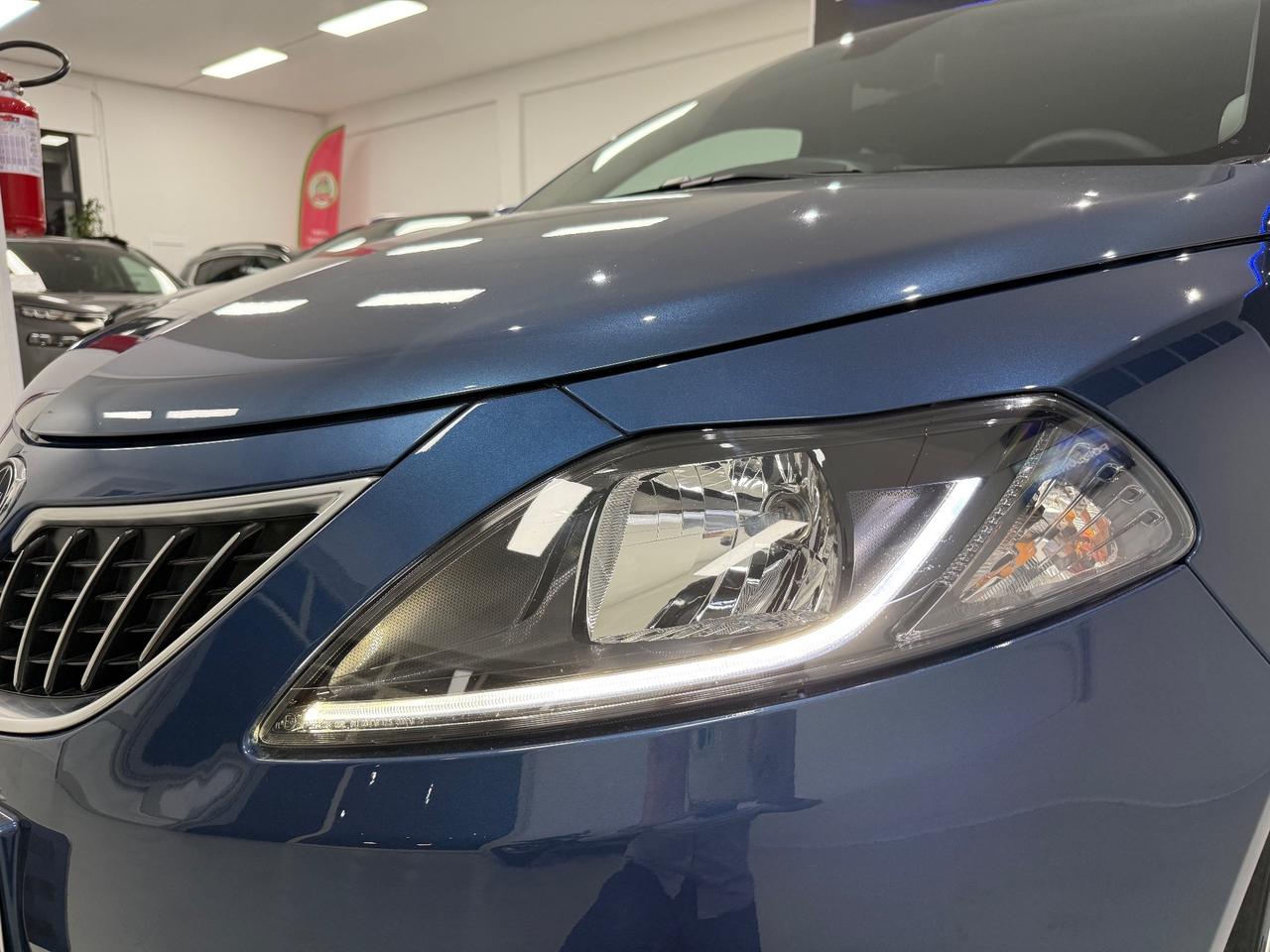 Lancia Ypsilon 1.0 FireFly S&S Hybrid Gold