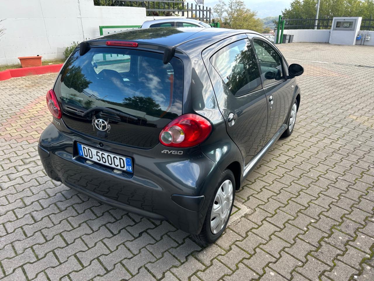 Toyota Aygo 1.0 12V VVT-i 5 porte Sol