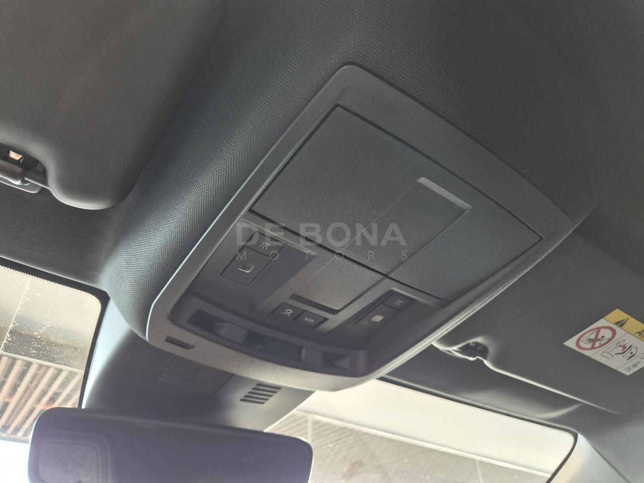 Peugeot 3008 73 kwh allure 210cv