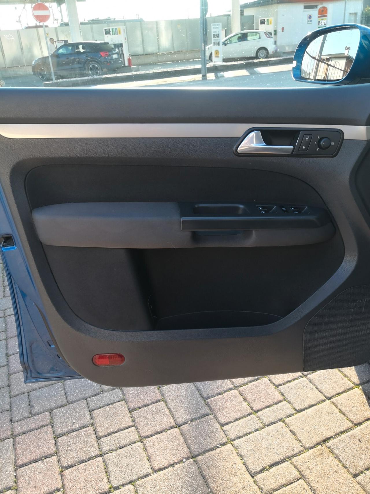 Volkswagen Touran 2.0 metano 7 posfi