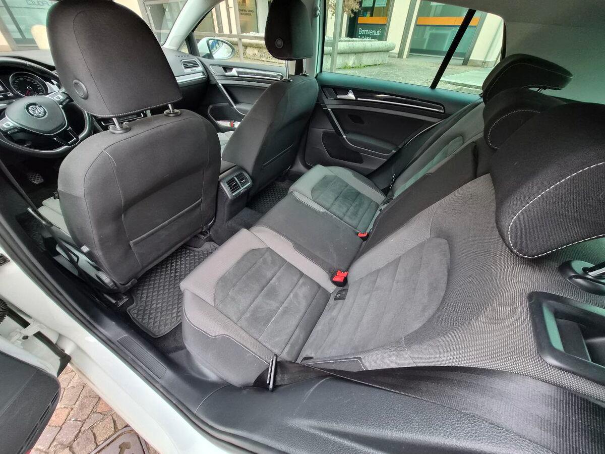 Volkswagen Golf 1.5 tgi Highline 130cv